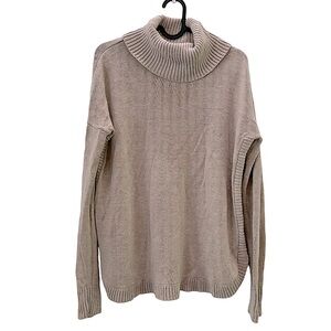 Vineyard Vines Relaxed Turtleneck Sweater in Superfine Merino Wool‎ Blend Tan